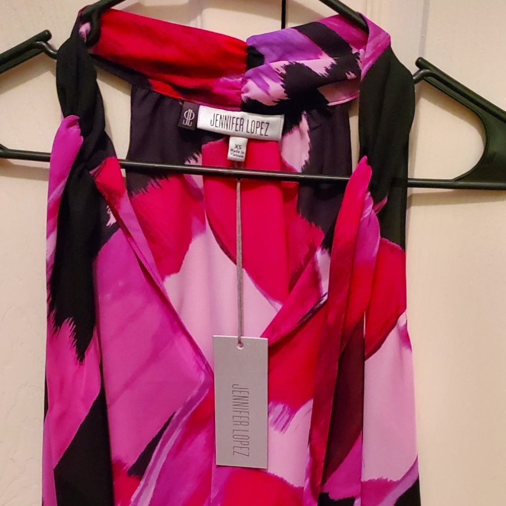 Jennifer Lopez sleeveless blouse